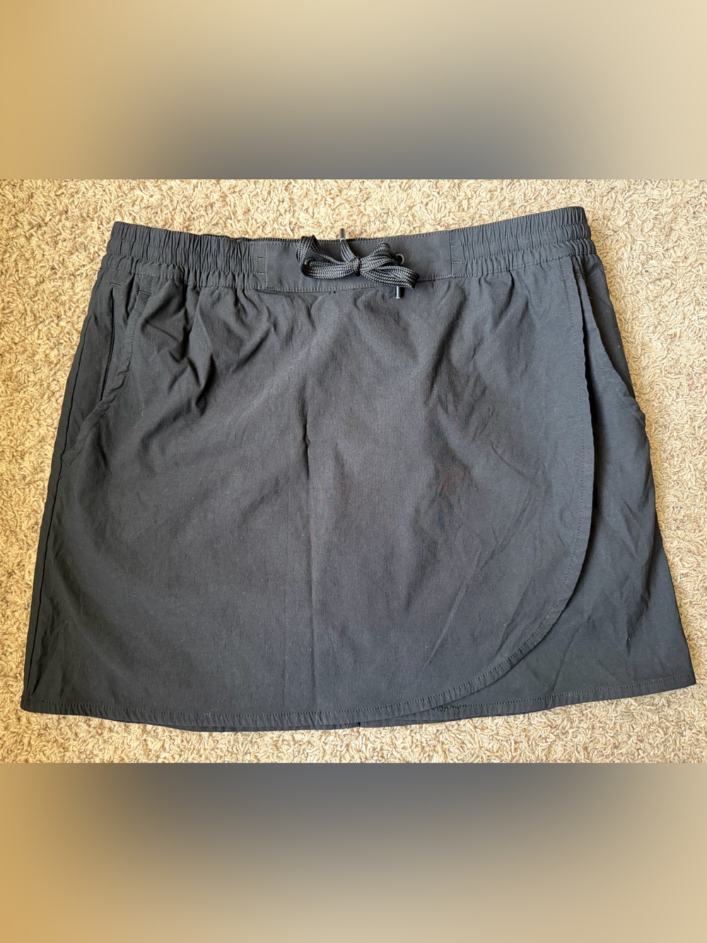 Eddie Bauer Black Tulip Hem Skort